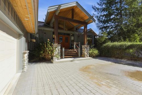 7626-eureka-avenue-halfmn-bay-secret-cv-redroofs-sunshine-coast-02 at 7626 Eureka Avenue, Halfmn Bay Secret Cv Redroofs, Sunshine Coast