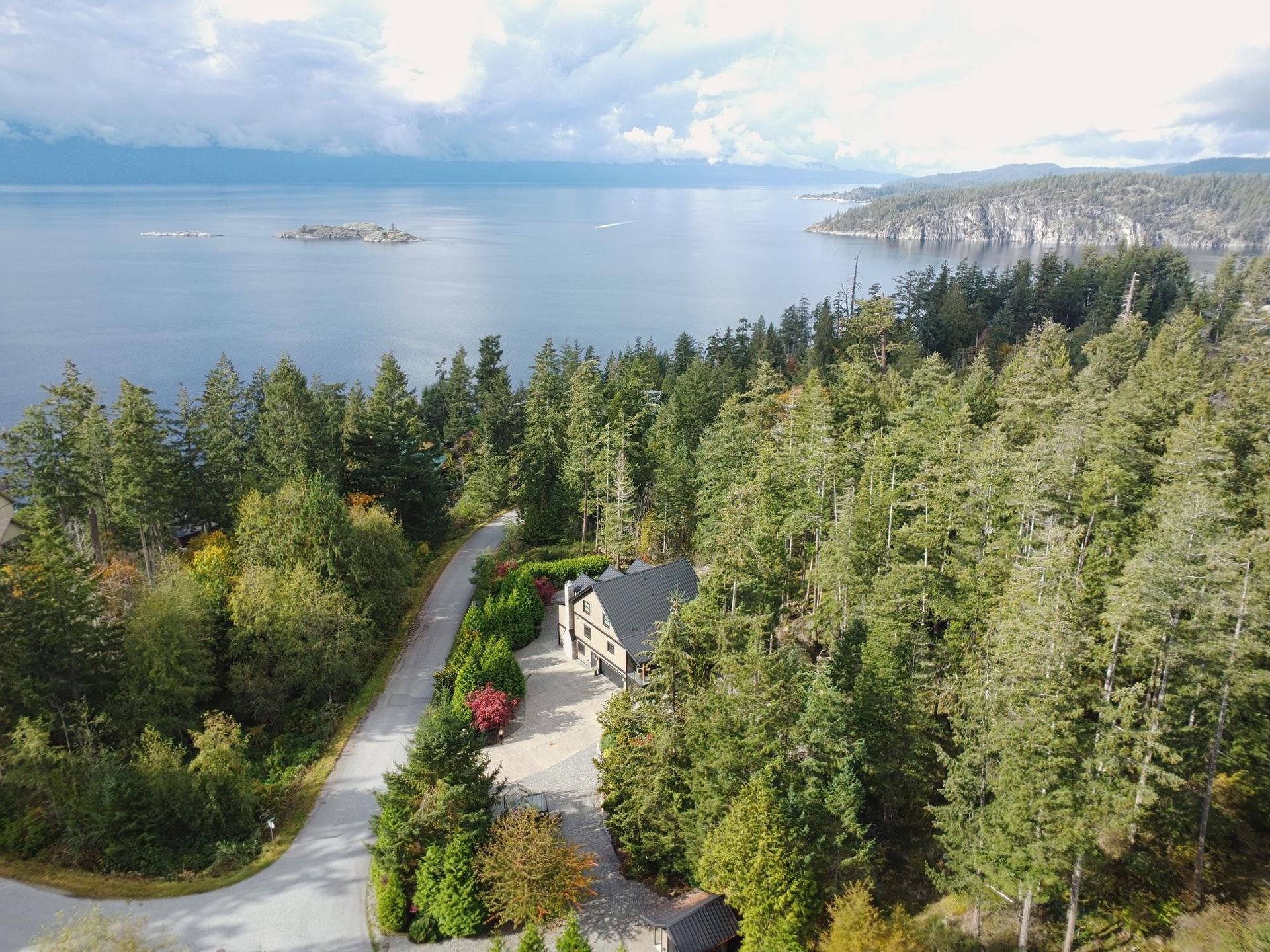 4253 Packalen Boulevard, Pender Harbour Egmont, Sunshine Coast photo number 1