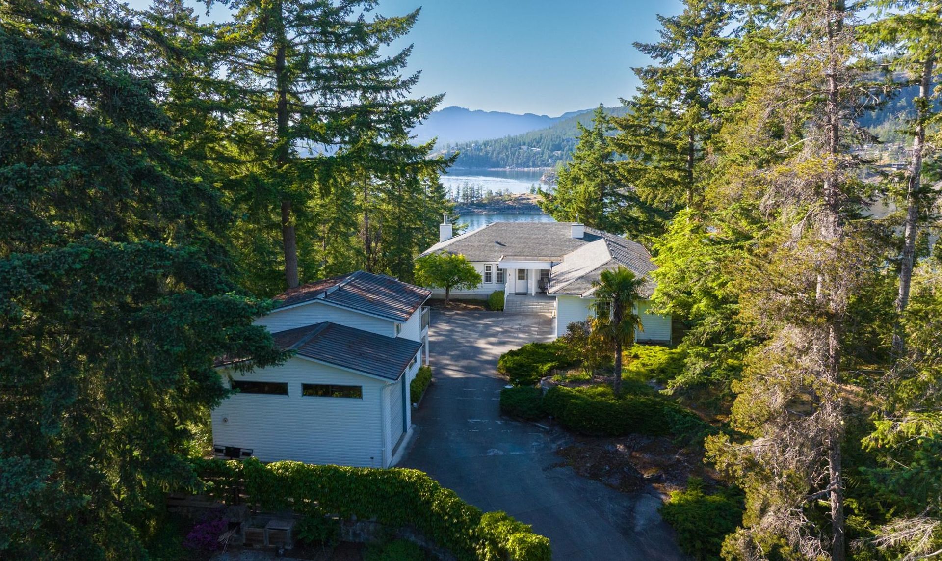 4065 Francis Peninsula Road, Pender Harbour Egmont, Sunshine Coast photo number 1