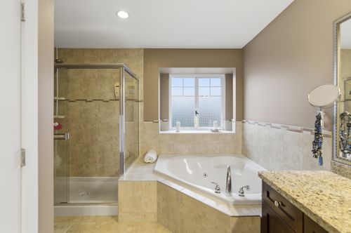 38_21195-83a-ave-langley-township-evolve-brian-rhys11 at 21195 83a, Willoughby Heights, Langley