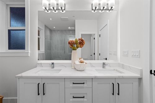 display-master-bath at 11060 243b, Cottonwood MR, Maple Ridge