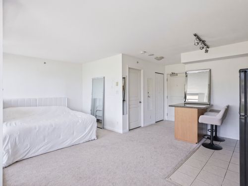 Studio suite SFU at 402 - 9298 University Crescent, Simon Fraser Univer., Burnaby North