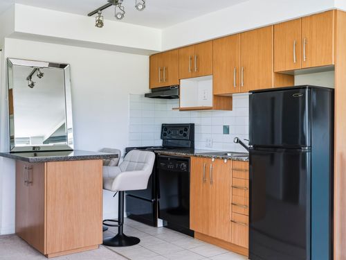 Studio suite SFU at 402 - 9298 University Crescent, Simon Fraser Univer., Burnaby North