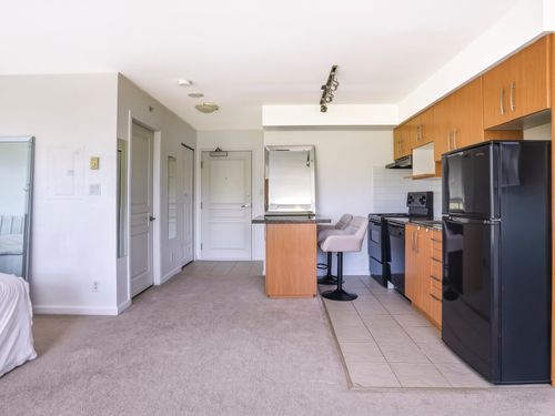 Studio suite SFU at 402 - 9298 University Crescent, Simon Fraser Univer., Burnaby North
