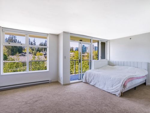 Studio suite SFU at 402 - 9298 University Crescent, Simon Fraser Univer., Burnaby North