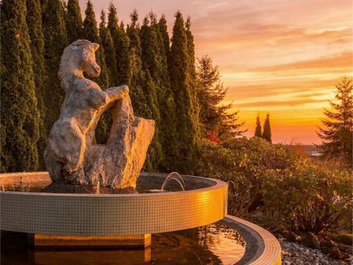 61-web-horse-crop at 1439 Sandhurst Place, Chartwell, West Vancouver