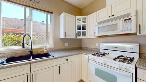 6311-homestead-avenue-sechelt-district-sunshine-coast-04 at 6311 Homestead Avenue, Sechelt District, Sunshine Coast