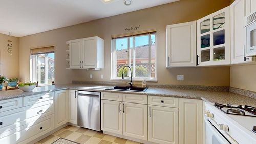 6311-homestead-avenue-sechelt-district-sunshine-coast-06 at 6311 Homestead Avenue, Sechelt District, Sunshine Coast