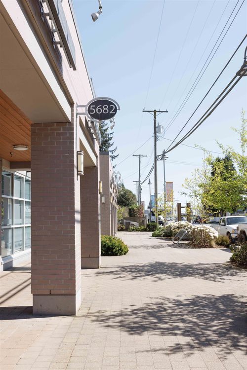 5682-wharf-avenue-sechelt-district-sunshine-coast-32 at 208 - 5682 Wharf Avenue, Sechelt District, Sunshine Coast