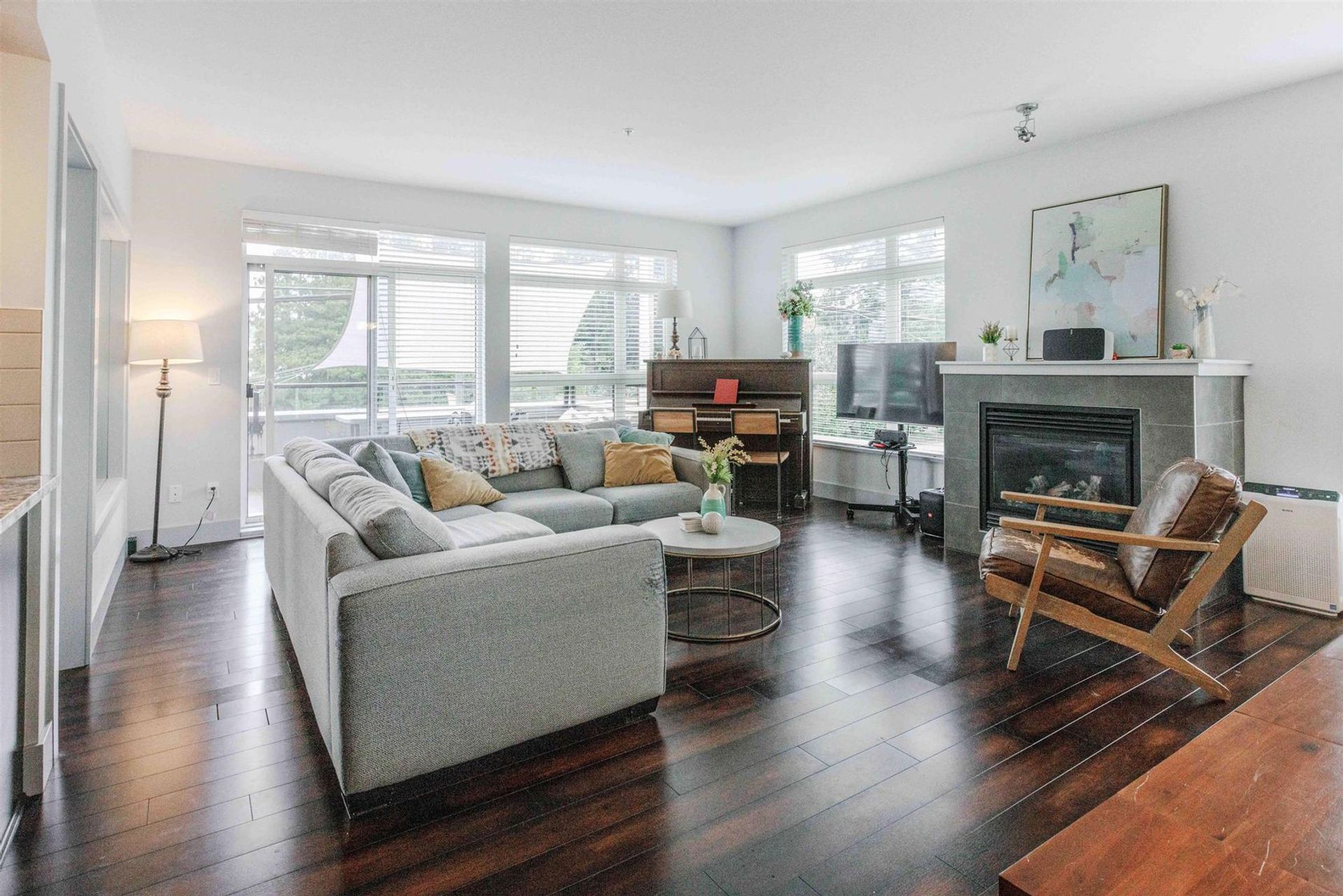 208 - 5682 Wharf Avenue, Sechelt District, Sunshine Coast photo number 1 208 - 5682 Wharf Avenue, Sechelt District, Sunshine Coast photo number 1