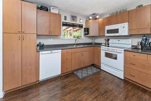 1058-fairview-road-gibsons-area-sunshine-coast-07 at 1058 Fairview Road, Gibsons & Area, Sunshine Coast 1058-fairview-road-gibsons-area-sunshine-coast-07 at 1058 Fairview Road, Gibsons & Area, Sunshine Coast