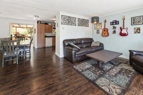 1058-fairview-road-gibsons-area-sunshine-coast-10 at 1058 Fairview Road, Gibsons & Area, Sunshine Coast