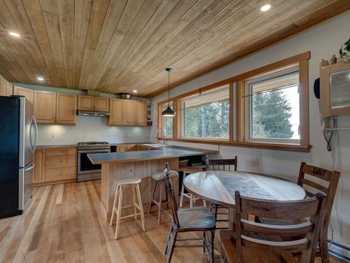 7822-redrooffs-road-halfmn-bay-secret-cv-redroofs-sunshine-coast-07 at 7822 Redrooffs Road, Halfmn Bay Secret Cv Redroofs, Sunshine Coast