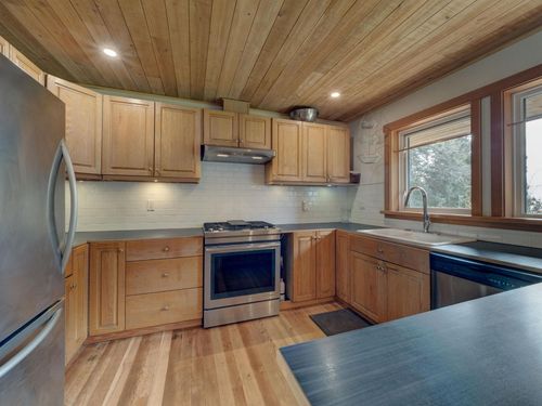 7822-redrooffs-road-halfmn-bay-secret-cv-redroofs-sunshine-coast-09 at 7822 Redrooffs Road, Halfmn Bay Secret Cv Redroofs, Sunshine Coast