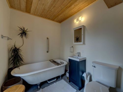 7822-redrooffs-road-halfmn-bay-secret-cv-redroofs-sunshine-coast-23 at 7822 Redrooffs Road, Halfmn Bay Secret Cv Redroofs, Sunshine Coast