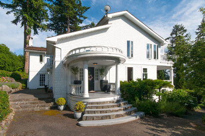 front door at 2967 Marine Drive, Altamont, West Vancouver