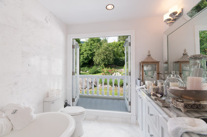 master ensuite at 2967 Marine Drive, Altamont, West Vancouver