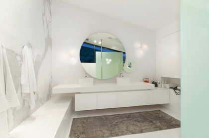 master ensuite at 1071 Grovelan Road, British Properties, West Vancouver