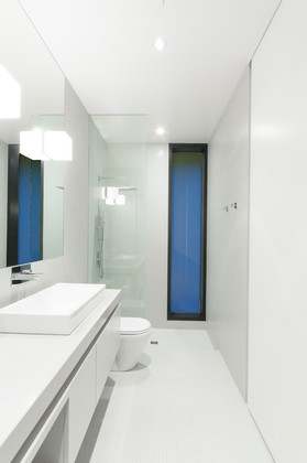 ensuite bathroom at 1071 Grovelan Road, British Properties, West Vancouver