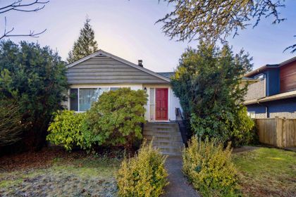 755-e-12th-street-boulevard-north-vancouver-03 at 755 E 12th Street, Boulevard, North Vancouver