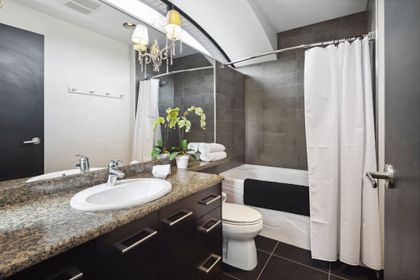 47-web-or-mls-047 at 1309 Gordon Avenue, Ambleside, West Vancouver