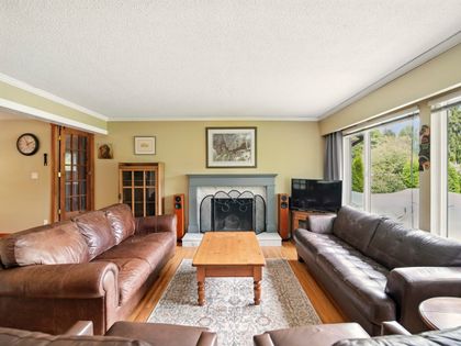 20_2645-poplynn-drive-north-vancouver-evolve-media22 at 2645 Poplynn Drive, Westlynn, North Vancouver