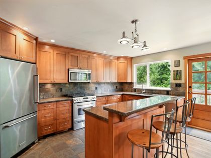 23_2645-poplynn-drive-north-vancouver-evolve-media29 at 2645 Poplynn Drive, Westlynn, North Vancouver