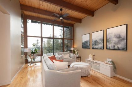 living-room at 550 Ventura Crescent, Upper Delbrook, North Vancouver