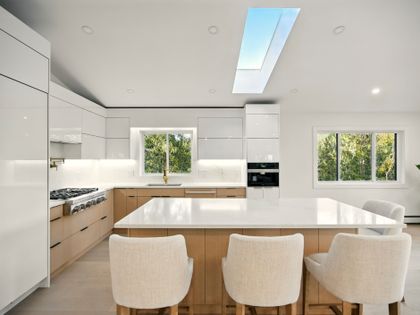 10 at 6230 Summit Avenue, Gleneagles, West Vancouver