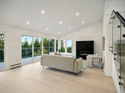 16 at 6230 Summit Avenue, Gleneagles, West Vancouver