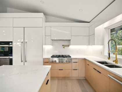 9 at 6230 Summit Avenue, Gleneagles, West Vancouver