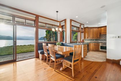 14_270-lions-bay-ave-smeaton-cook-evolve-media-13 at 290 Lions Bay Avenue, Lions Bay, West Vancouver