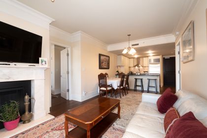 010 at 300 - 533 Waters Edge, Park Royal, West Vancouver