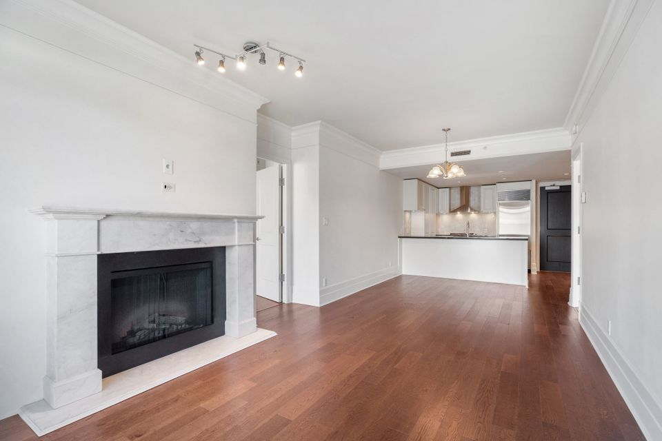 10-web-or-mls-010 at 300 - 533 Waters Edge, Park Royal, West Vancouver