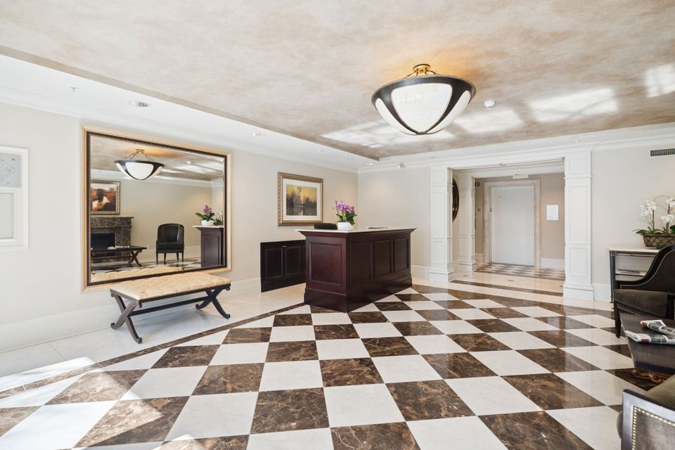 4-web-or-mls-004 at 300 - 533 Waters Edge, Park Royal, West Vancouver