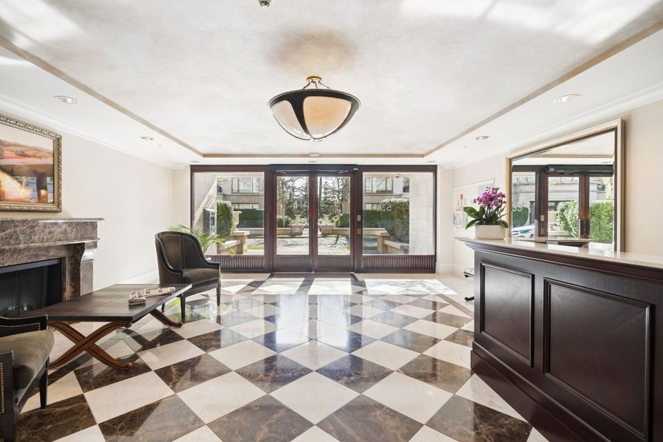 5-web-or-mls-005 at 300 - 533 Waters Edge, Park Royal, West Vancouver