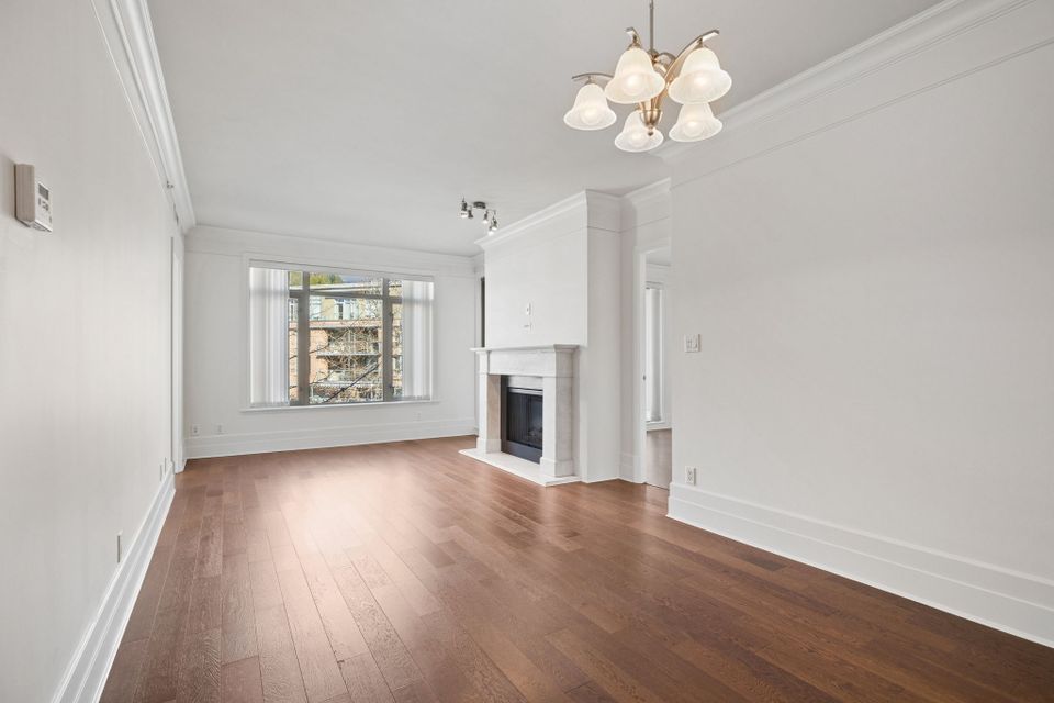 8-web-or-mls-008 at 300 - 533 Waters Edge, Park Royal, West Vancouver