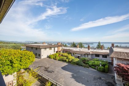 80-web-or-mls-079 at 24 -  2214 Folkestone Way, Panorama Village, West Vancouver