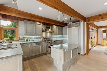 22-web-or-mls-022 at 2342 Bellevue Avenue, Dundarave, West Vancouver