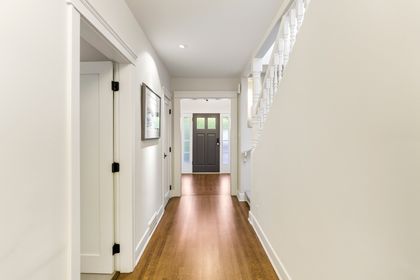 9 at 1631 22nd Street, Dundarave, West Vancouver