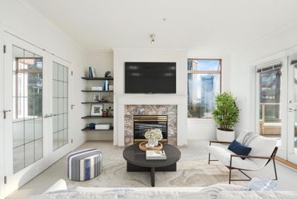 living-room at 302 - 2271 Bellevue Avenue, Dundarave, West Vancouver