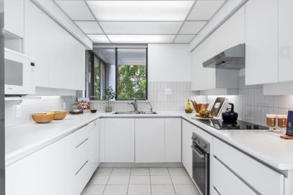 kitchen at 302 - 1930 Bellevue Avenue, Ambleside, West Vancouver