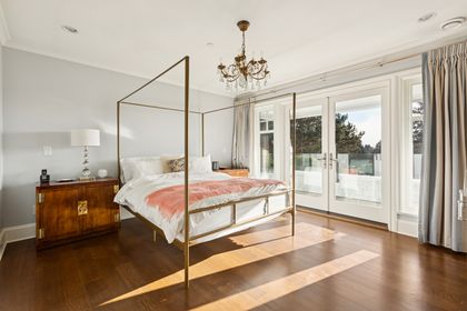 27.-1 at 1398 Lawson Avenue, Ambleside, West Vancouver