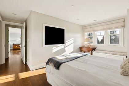 31.-1 at 1398 Lawson Avenue, Ambleside, West Vancouver