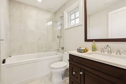 32.-1 at 1398 Lawson Avenue, Ambleside, West Vancouver