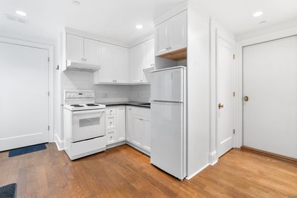 37.-1 at 1398 Lawson Avenue, Ambleside, West Vancouver