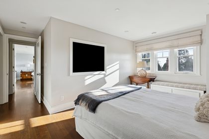 22 at 1398 Lawson Avenue, West Vancouver