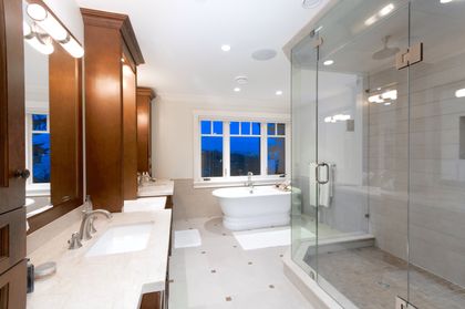 15 at 460 Westholme Road, West Bay, West Vancouver