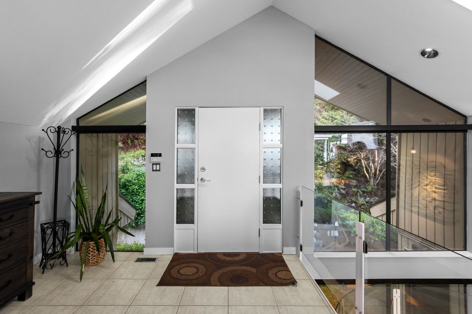 20_2-strachan-point-smeaton-cook-evolve10 at 2 Strachan Point Road, Howe Sound, West Vancouver