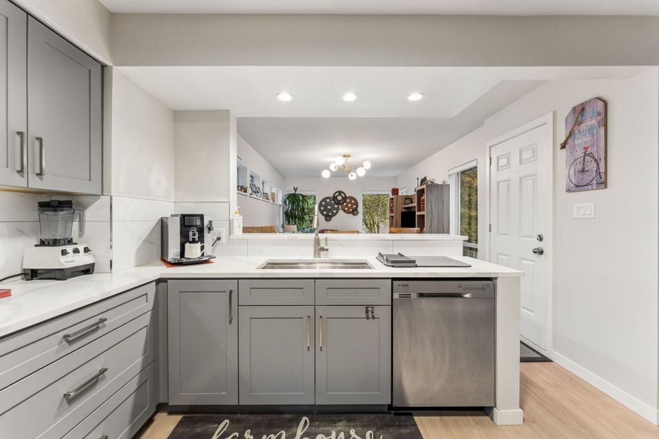 15 at 1187 W 23rd Street, Pemberton Heights, North Vancouver